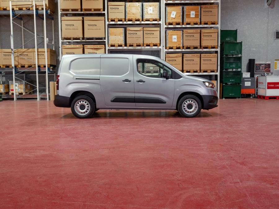  Toyota ProAce City Van LWB 2020 года  (UK) (фото 8 из 22)